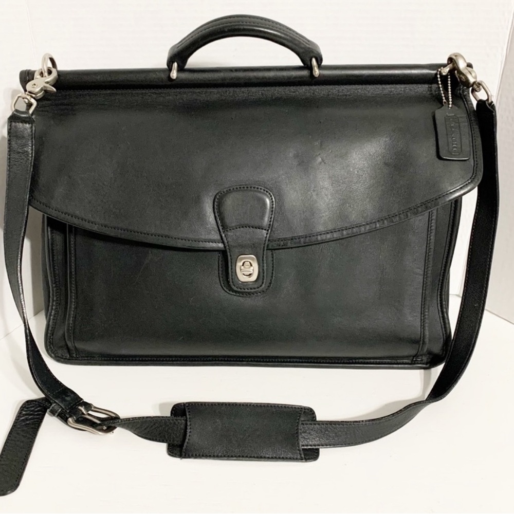 Vintage Coach Beekman Leather Messenger
F13-5266 - Picture 2 of 13